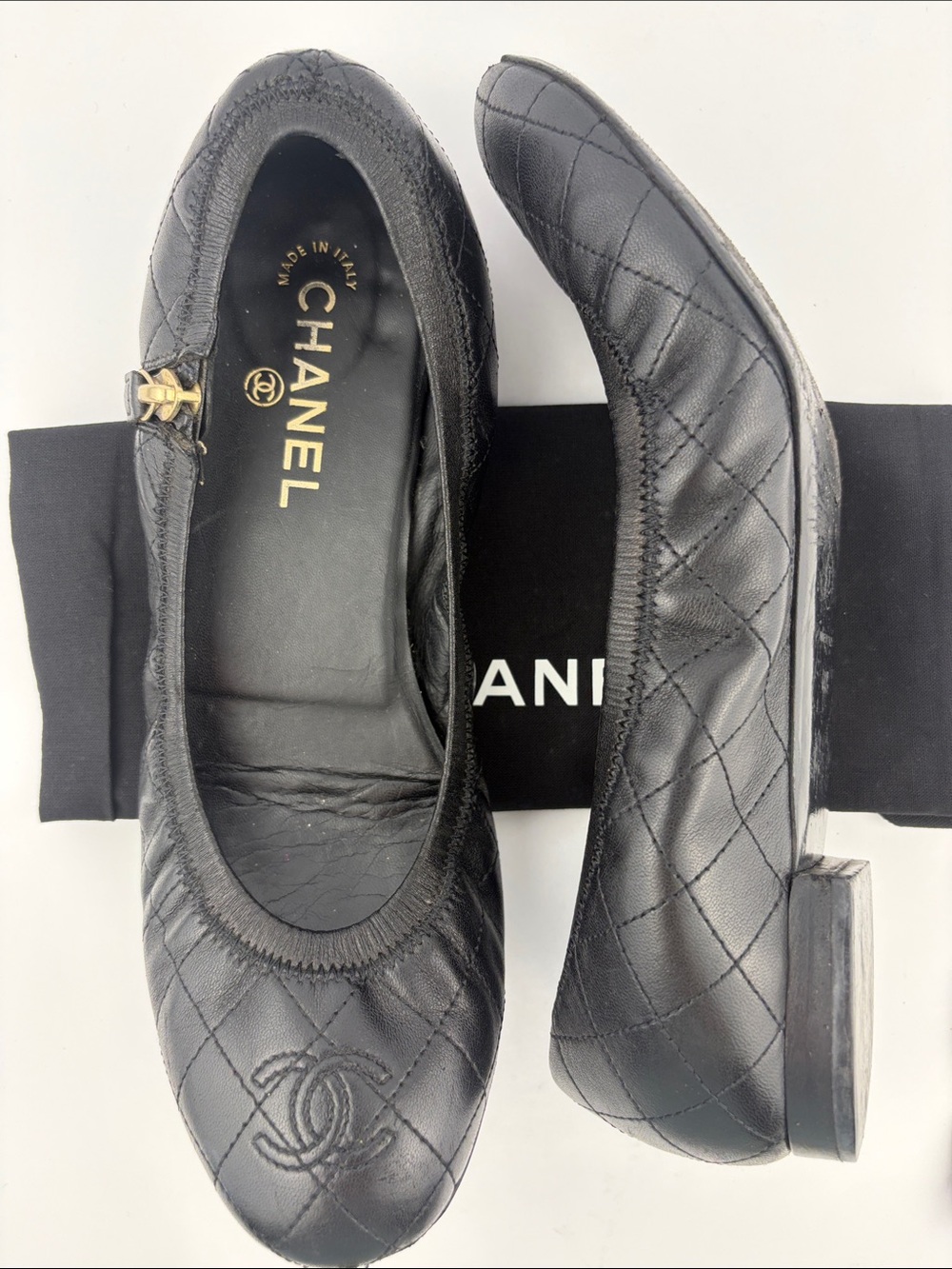 Authentic CHANEL Vintage Black Quilted Lambskin Leather Scrunched Ballerina Flat